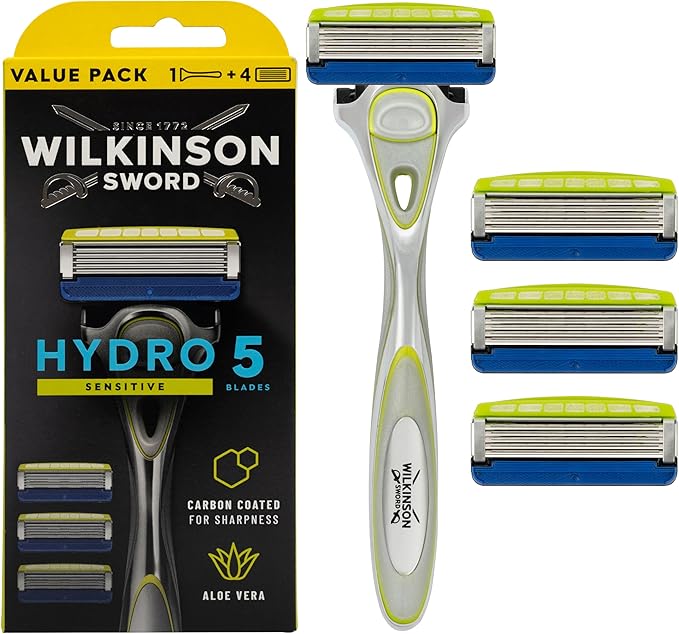 Wilkinson Sword Hydro 5 Skin Protection Sensitive - Maquinilla de Afeitar de 5 Hojas con 4 Recambios de Cuchillas de Afeitar de 5 Hojas Enriquecidas con Vitamina E, El embalaje puede variar